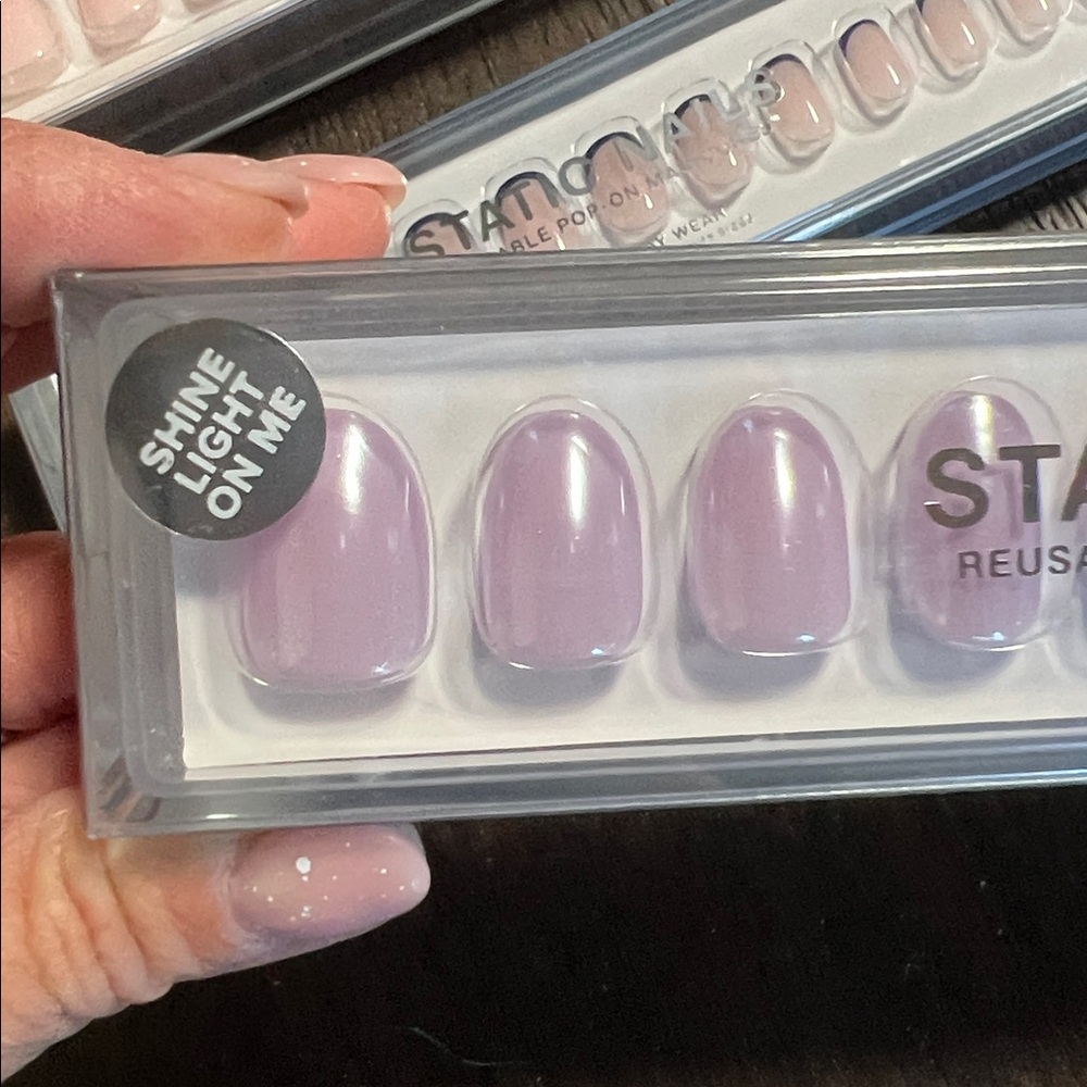 Static Nails - Picture 4 of 4